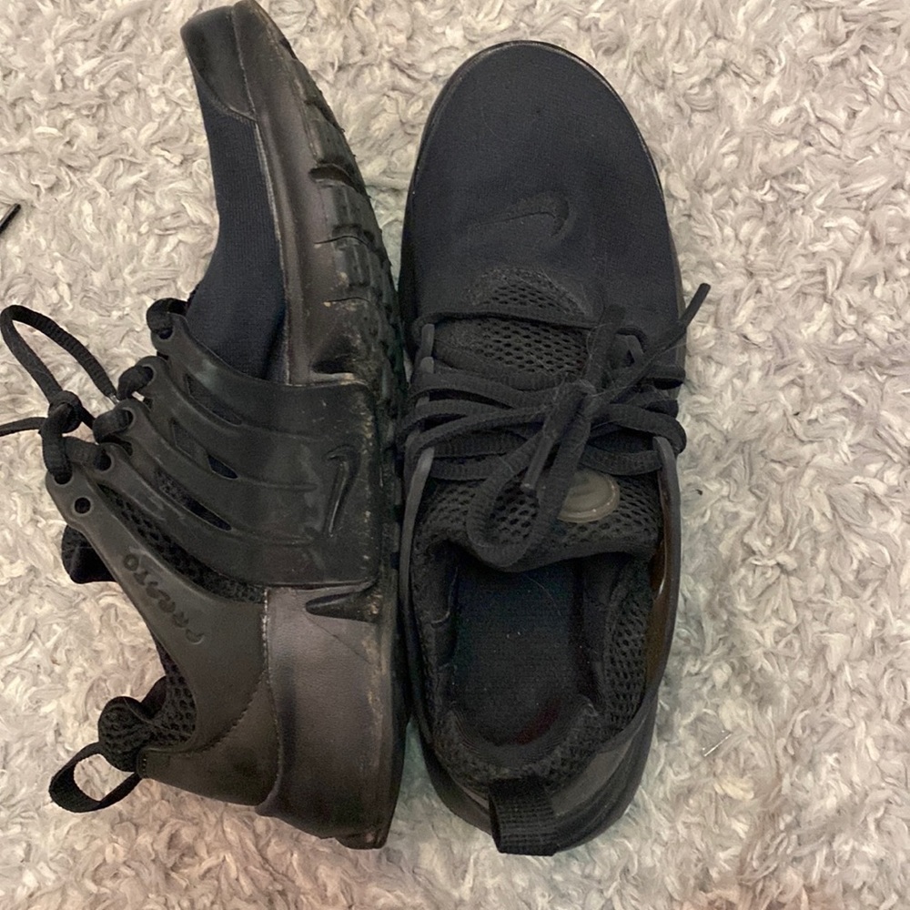 Nike black shoes